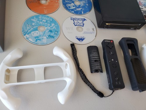 Black Nintendo Wii Console System Bundle w/ 10 Games Nunchuck TESTED!! White - Picture 2 of 7