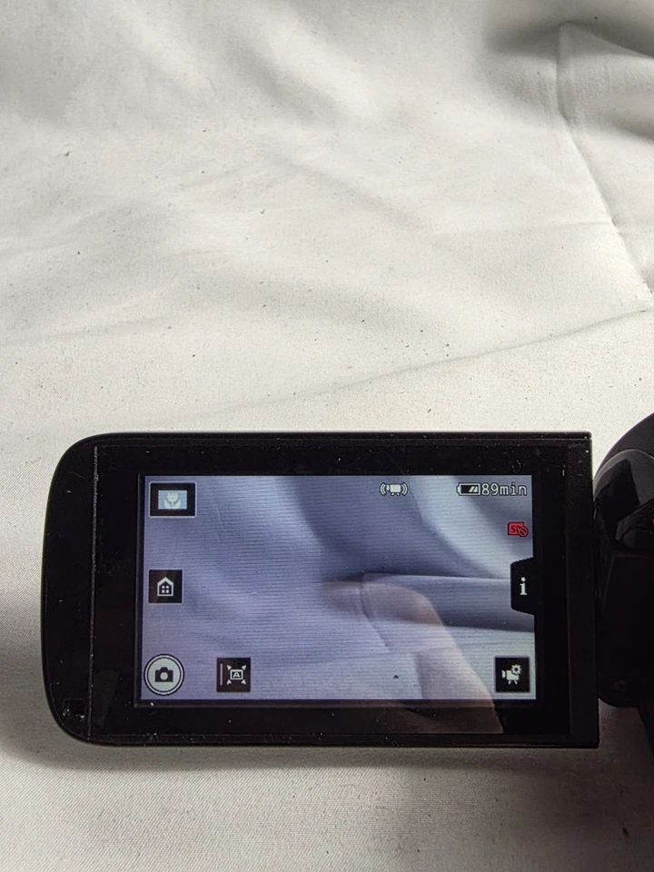 Canon Vixia HF R700 HD CMOS 32x Optical Zoom Compact Digital Camera No Charger  - Image 4 of 4