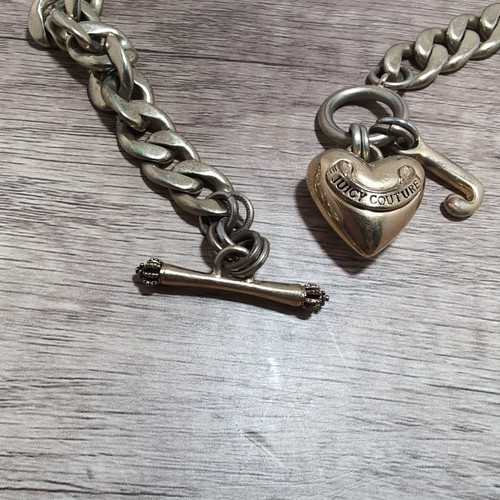 Vintage Juicy Couture CHUNKY Necklace Banner Puffy Heart Antique Gold - Picture 3 of 10