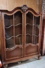 Vintage Vitrine mit Verzierungen 