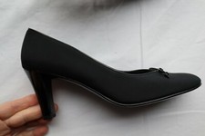 Black Textile w/Patent Leather Trim Bow SALVATORE FERRAGAMO Heels 9 AA