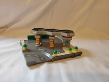 MICRO MACHINES STREET CORNERS SHELL GAS SERVICE STATION PLAYSET