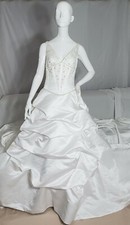 Demetrios "New With Tag" Size 6 White Wedding Dress and Veil