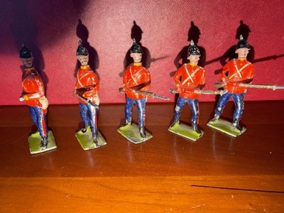 BRITAINS TOY SOLDIERS SET #16 *** EAST KENT REGIMENT (BUFFS ON GUARD)? *** L@@K!
