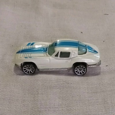 Hot Wheels 1963 Corvette Stingray 1:64 White Blue Diecast Chevrolet Car 