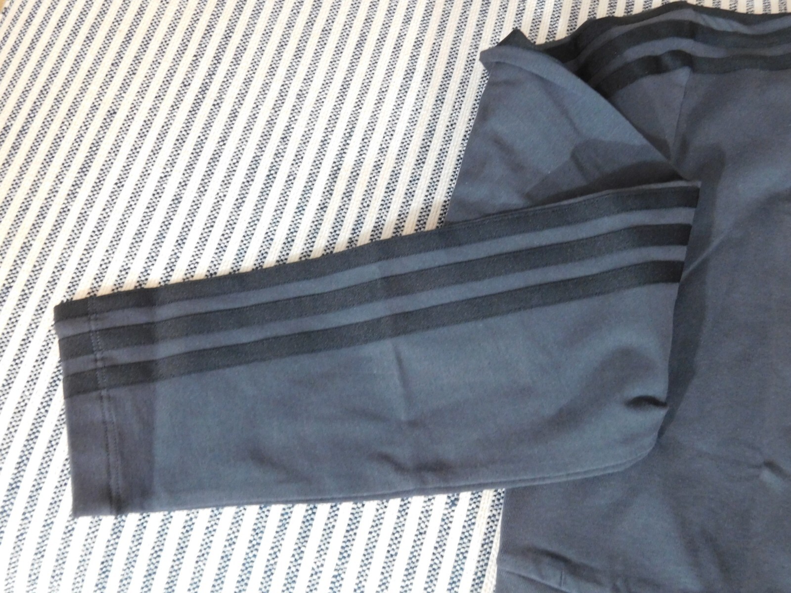 ADIDAS ISC 80s Crop Top Fitted Shirt sz XL Carbon | eBay