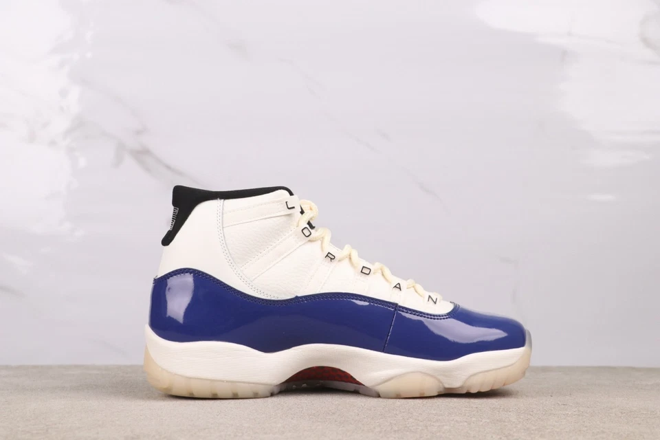 Nike Air Jordan 11 Retro "Rare Air" Foto 2 de 4