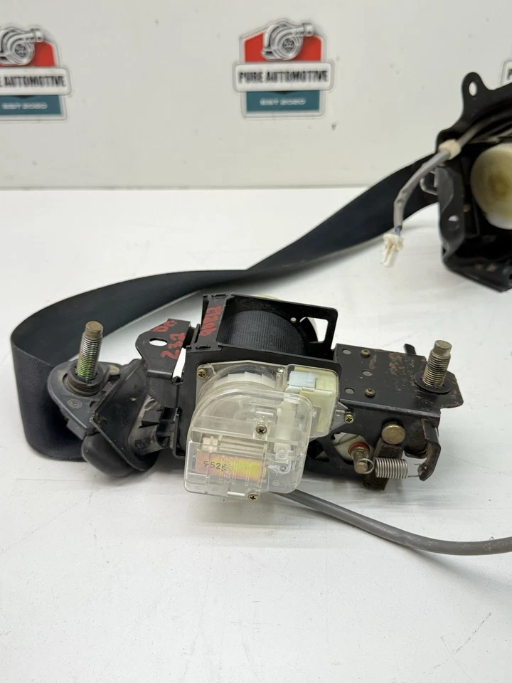 Ремень безопасности со стороны водителя передний левый для Nissan 300zx Z32 2+2 1990-1993 годов выпуска черный от оригинального производителя 2213 - Изображение 4 из 4