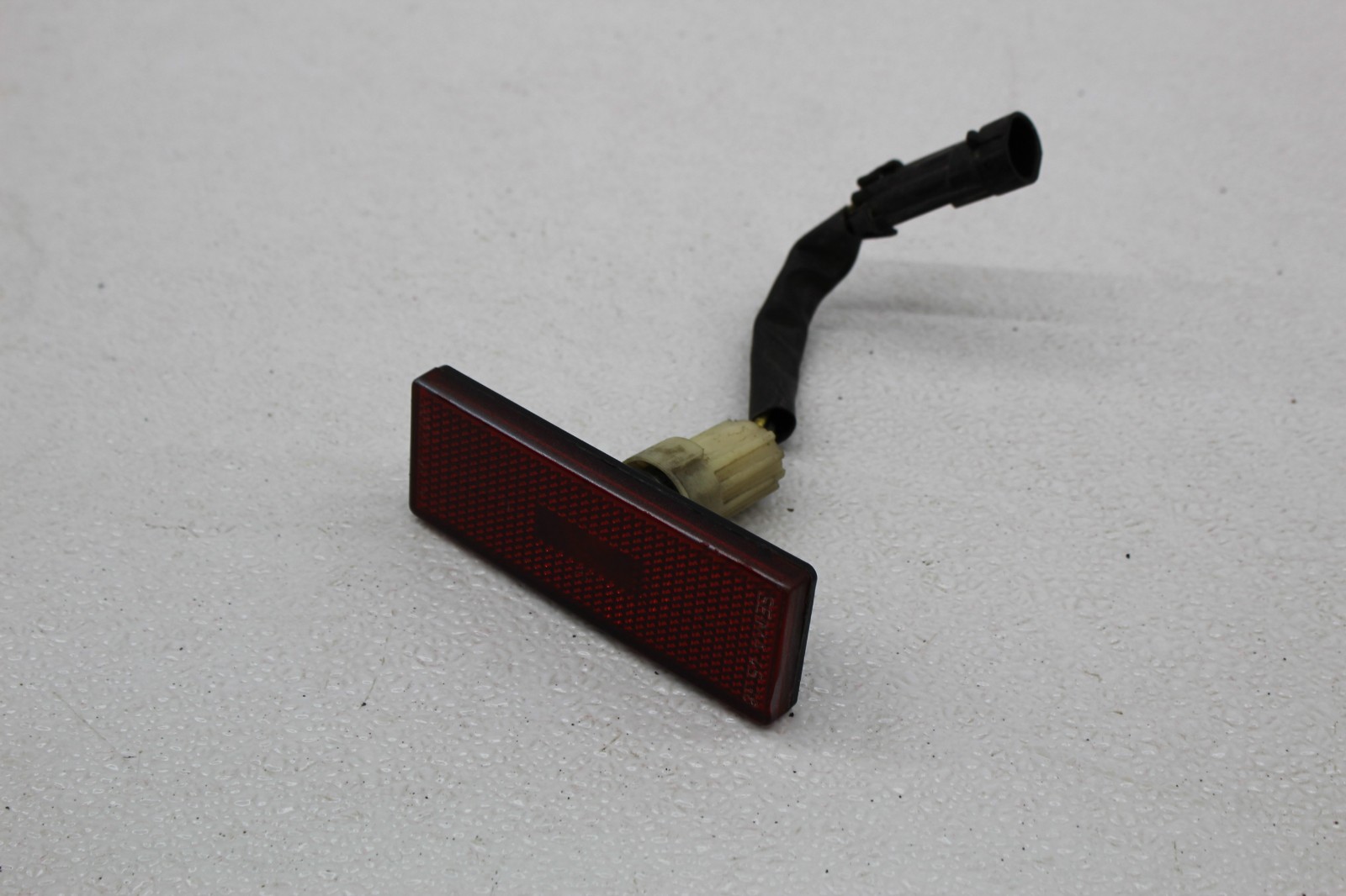 99-01 FERRARI 456 M REAR BACK SIGNAL MARKER LIGHT REFLECTOR