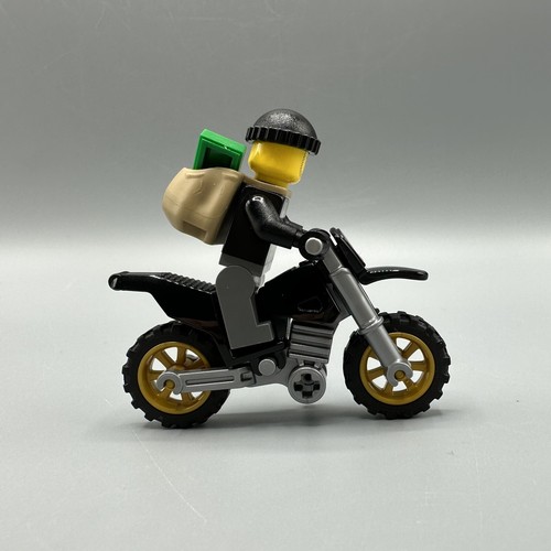 LEGO City 60042 High Speed Police Chase Complete with Minifigures Manual & Box - Picture 9 of 22