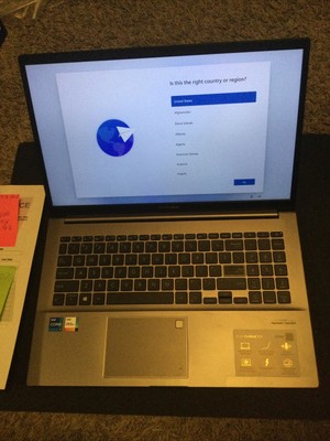 Asus S533EA-SB71 VivoBook 15.6'' FHD i7-1165G7 2.8GHz Intel Iris Xe Graphics 8GB