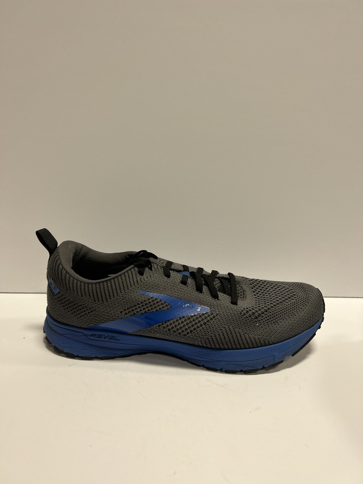 Brooks Mens Revel 5 Running Shoes Gray 