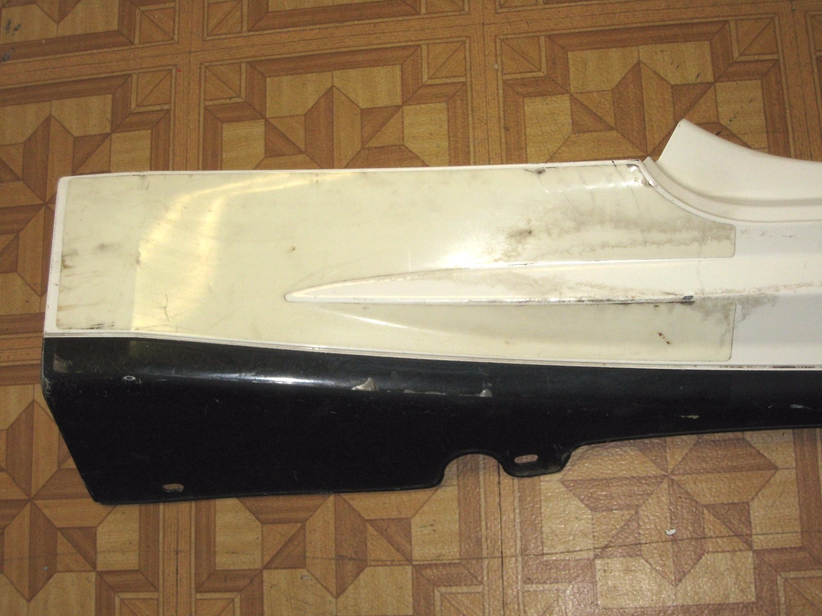 2008-2012 Maserati GranTurismo Gran Turismo RIGHT SKIRT ROCKER PANEL MOLDING OEM
