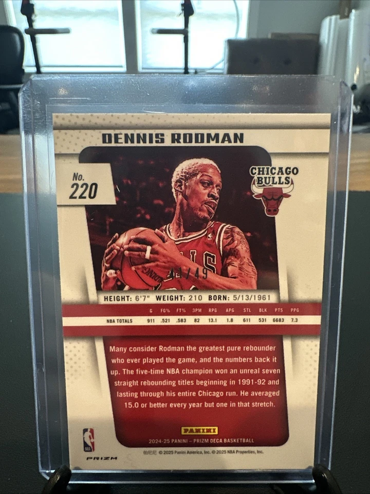 #220 Dennis Rodman 2024-25 Panini Prizm Deca SN #/49 Chicago Bulls deportes naranja Foto 2 de 2