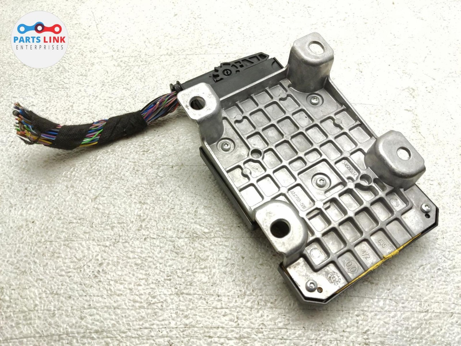 2016-20 BENTLEY BENTAYGA AIR RIDE CONTROL MODULE EFP HARNESS PLUG 4M0907777L