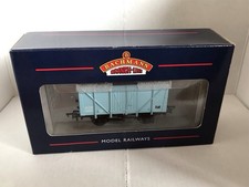 Bachmann OO Gauge 38-190, 10 Ton BR INSULATED VAN LIGHT BLUE, Mint Unused !