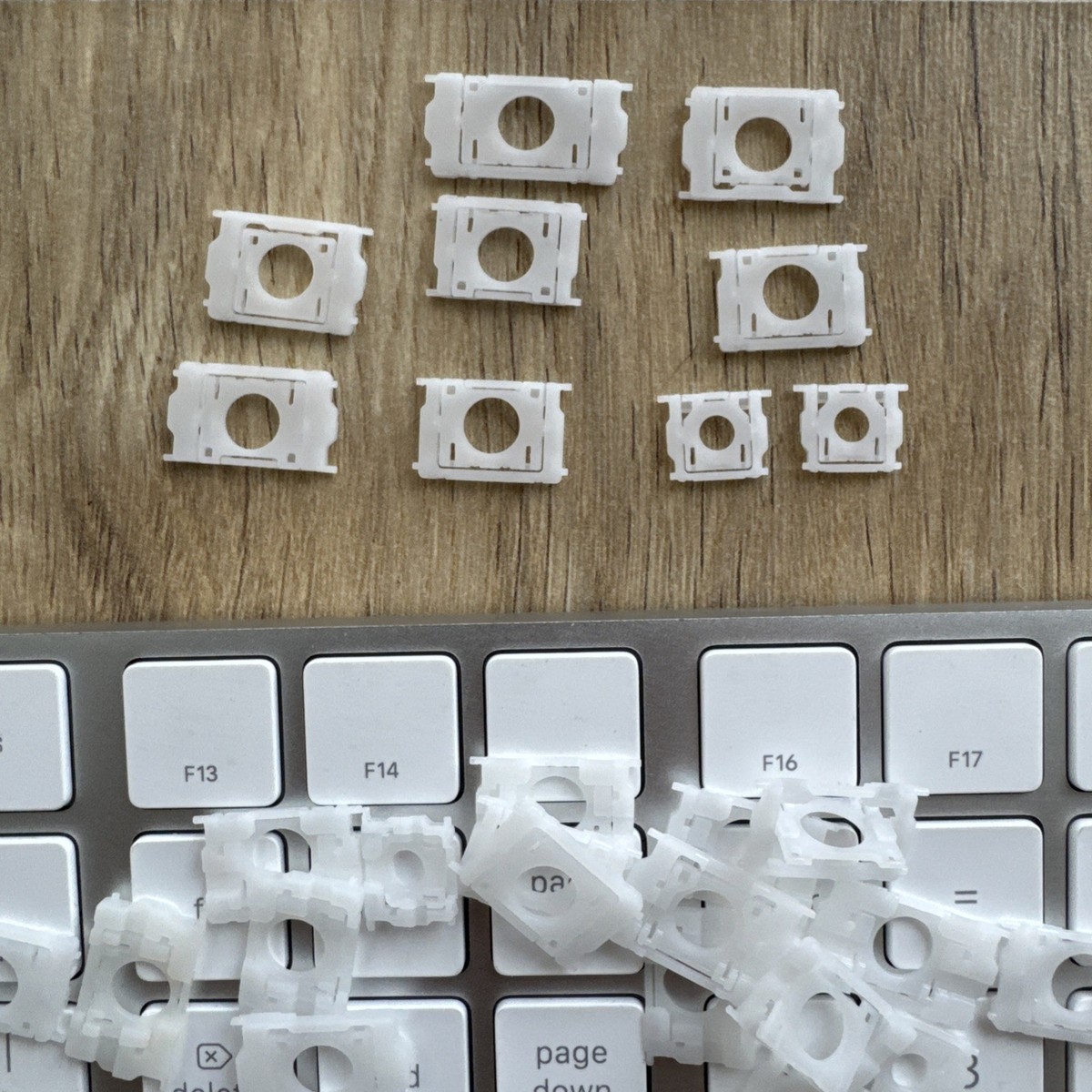 Apple ピンバッジ professional2013 Apple product professional lapel
