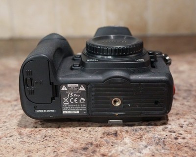 Fujifilm IS Pro 6.1MP UV IR DSLR Camera Body Nikon F Mount - Rare - Please Read