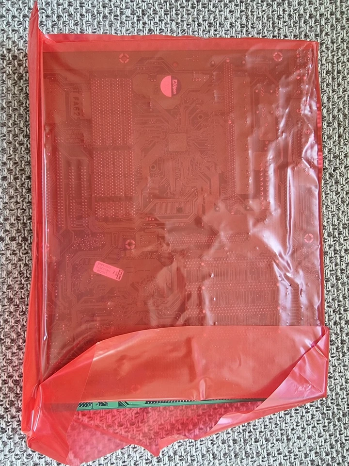 AOpen AX6B PLUS Motherboard, Slot 1, ISA, PCI, AGP - NEW condition - Image 2 of 4