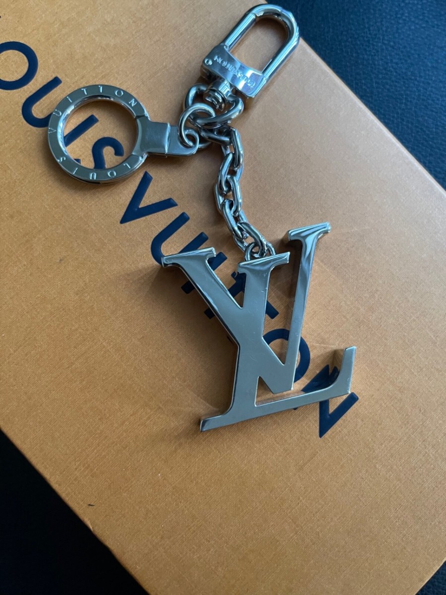 Louis Vuitton 2054 Key Ring and Bag Charm Resin and Metal | eBay display picture 3