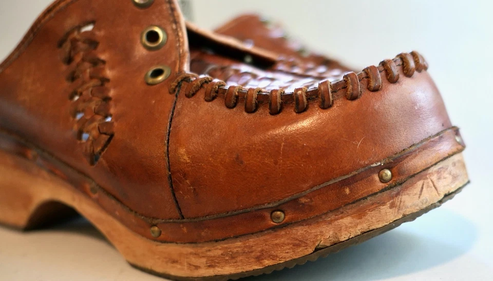 Zueco de madera vintage años 70 FanFare cuero talla 10 Foto 4 de 4