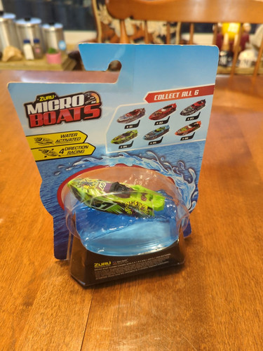 Zuru Micro Boats Wave 3 Dino Racers Boat #67 Dilophosaurus Green and Black - Picture 6 of 9