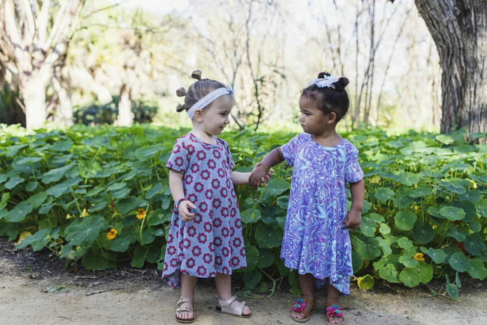 Nuevo con etiquetas Vestido de Juego LuLaRoe Niños Talla 2 ESCARLATA ROSA Flor Silvestre *UNICORNIO* Foto 3 de 3
