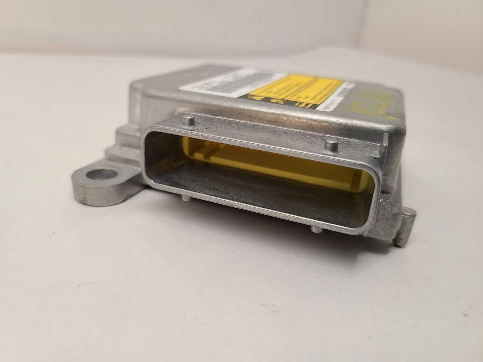  Chevrolet Avalanche 1500 2005 chasis ECM A bolsa debajo asiento delantero izquierdo  Foto 2 de 4