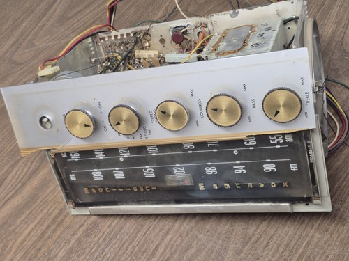 Magnificent Magnavox High Fidelity Tube AM/FM Chassis 