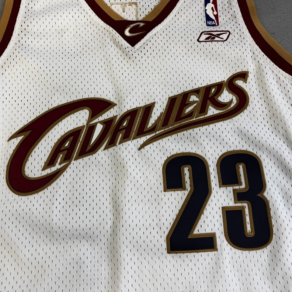 Camiseta De Colección Reebok Lebron James Grande +2 Blanca Auténtica NBA Baloncesto Cavs Usada en Excelente Condición Foto 3 de 4