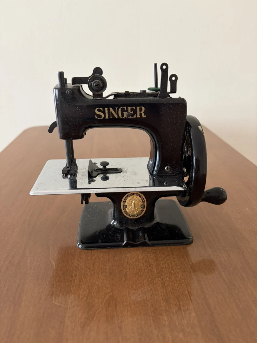 SINGER Child-sized Sewing Machine Collectible Sewing Machines for