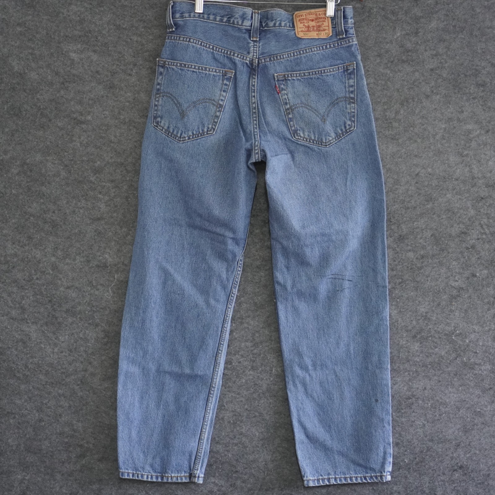 Vintage Levi's 550 Relaxed Fit Jeans 32x30 Medium Wash Blue Denim 2009 Y2K Dad