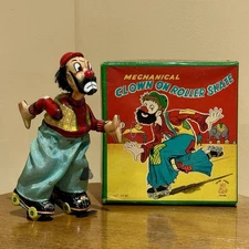 VINTAGE TIN LITHO MECHANICAL WIND-UP SKATING HOBO CLOWN TOY W/BOX JAPAN 1950s