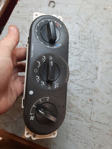 2001-2007 FORD ESCAPE AC HEATER CLIMATE CONTROL - Picture 1 of 3