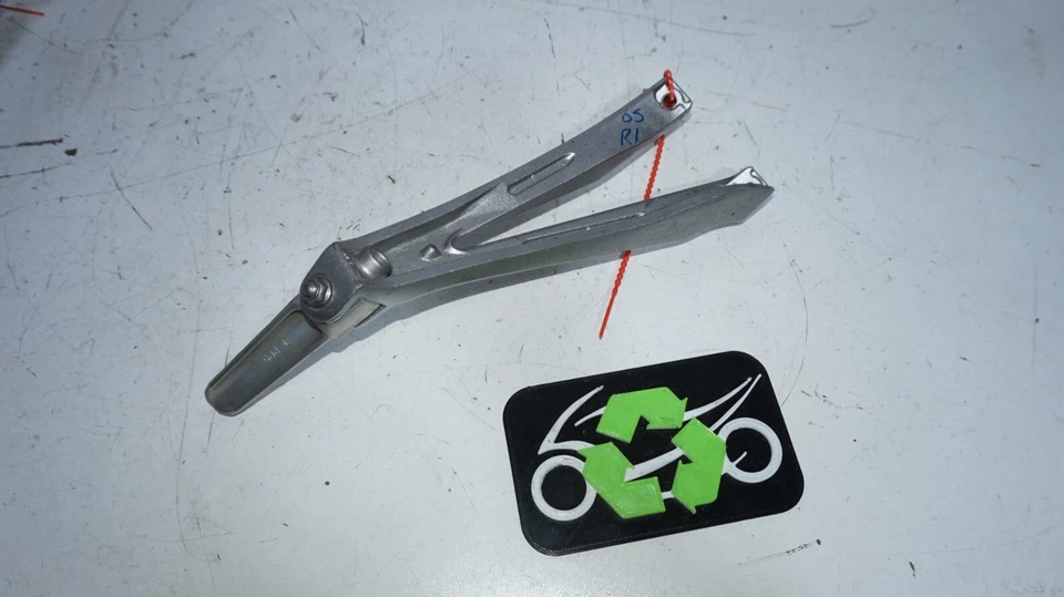 Clavija de pasajero trasera izquierda Yamaha Yzf R1 2004-08 5jj-27431-10-00 ¡ENVÍO GRATUITO!! Foto 2 de 4