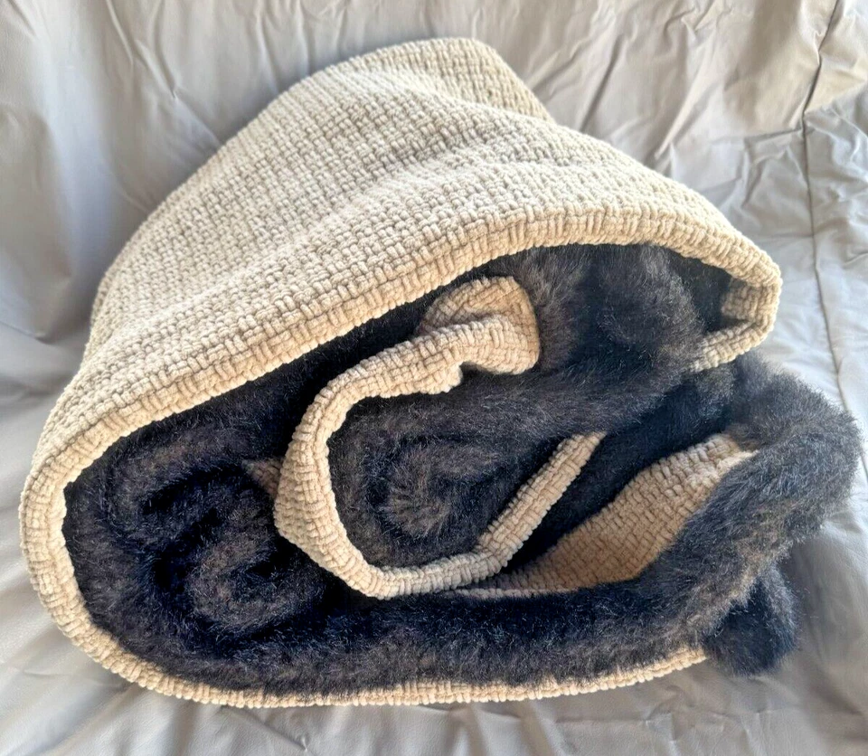 MANTA DE GRANERO DE CERÁMICA TEJIDA BEIGE 52" X 63" PESADO DK MARRÓN IMITACIÓN PIEL RIBETE Foto 3 de 4