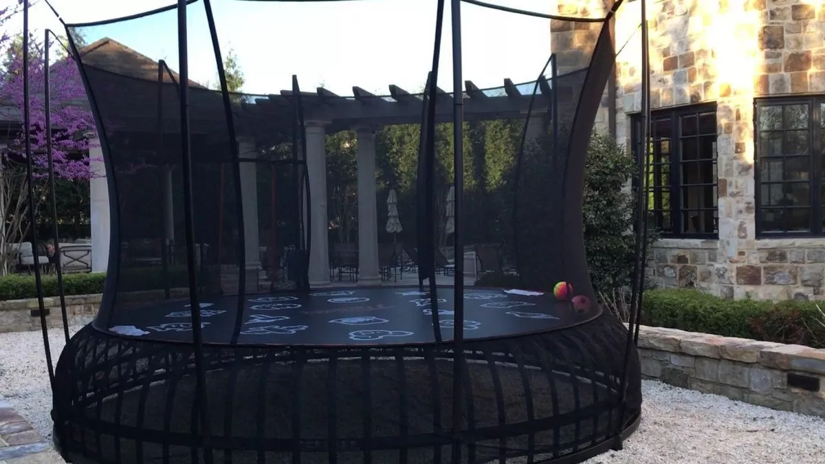 Ebay top springfree trampoline