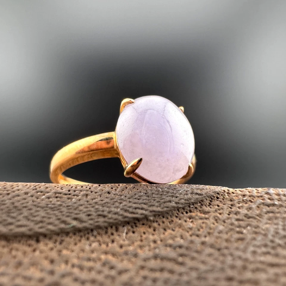 Anillo de jadeíta Birmania lavanda grado A certificado en oro de 18 quilates, talla 6,5 de EE. UU. Foto 2 de 4
