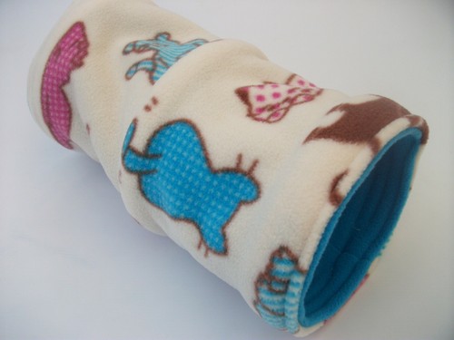 **16 DESIGNS** GEMÜTLICHE HAUSTIERE FLEECE TUNNEL SPIELRÖHRE MEERSCHWEINCHEN BETTIGEL 12"" x 6" - Bild 24 von 26