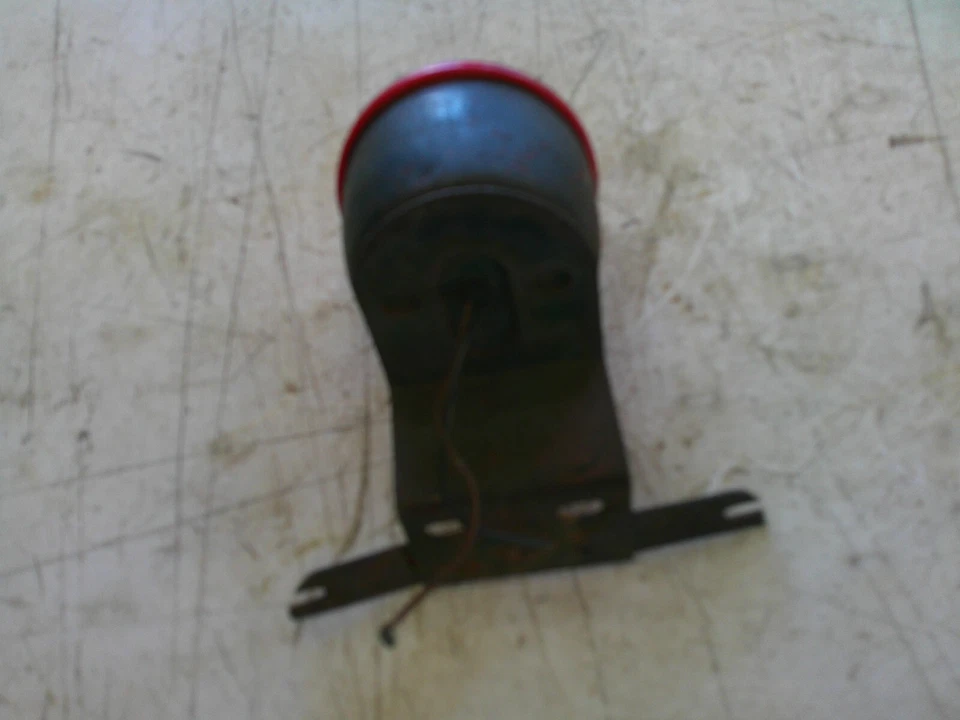 Honda CA95 Benly 150 1963-1966 luz trasera luz freno matrícula soporte Foto 4 de 4