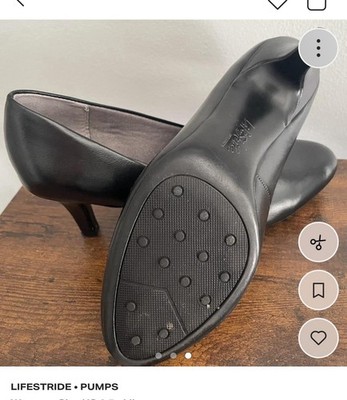 LifeStride Soft System Women's Black Closed Toe Faux Leather Pump Heel 6.5