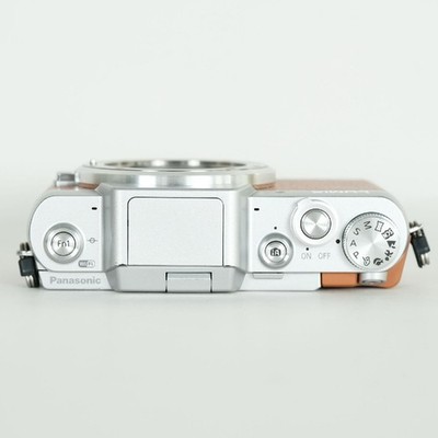 Panasonic Lumix DMC-GF7W Mirrorless Camera + 3 Shutter Count