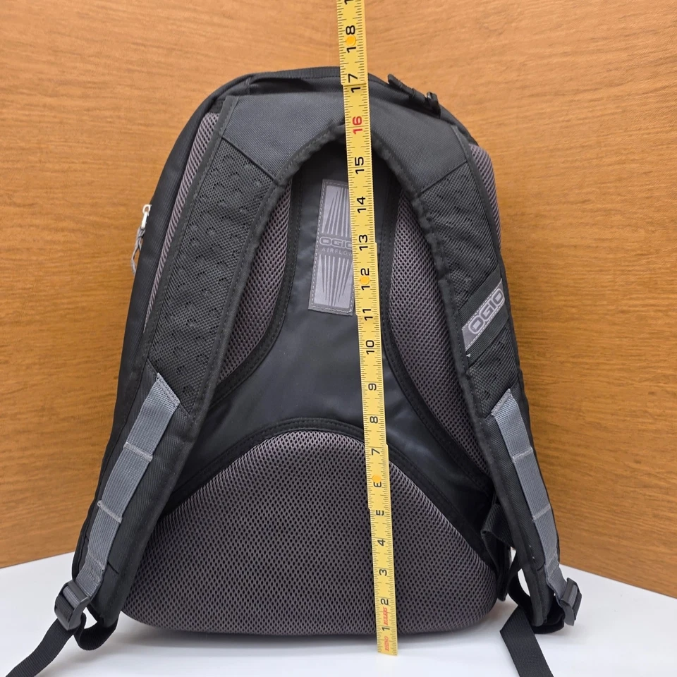 Mochila de viaje Ogio Axle para computadora portátil cercanías aeropuerto organización escuela Foto 4 de 4