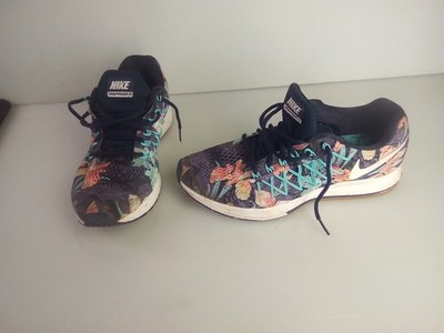 nike air zoom pegasus 32 , flower floral colors, size u.s 9 (bottom small damage