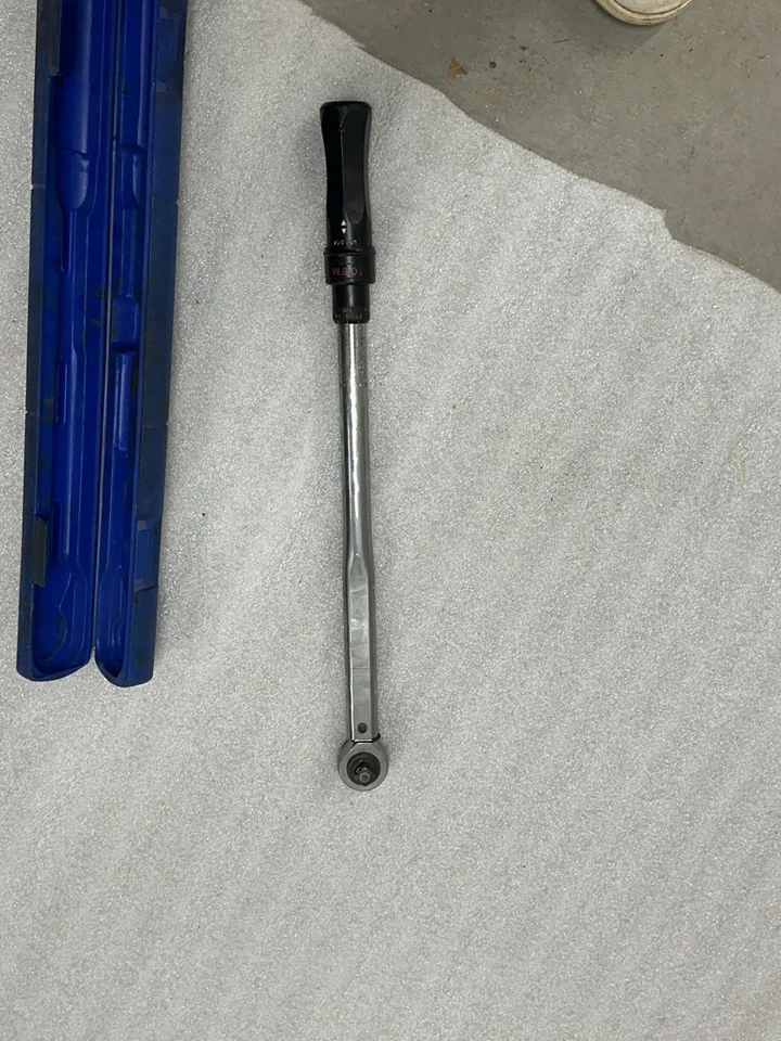 OEM Tools 1/2'' Drive Adjustable Click Type Torque Wrench 27043 WITH CASE - Image 3 of 3