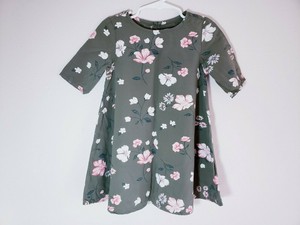 vestido florido para criança