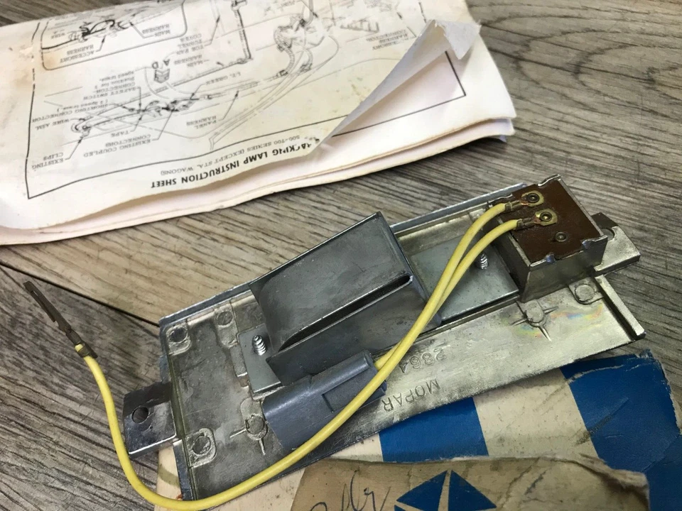 Chrysler 300 1967 68 New Yorker Newport carrocería C Mopar como nuevo tablero mapa luz 2820761 Foto 3 de 3