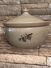 Vintage Rare Jugtown Ware Bean Pot With Hand Painted Pinecones