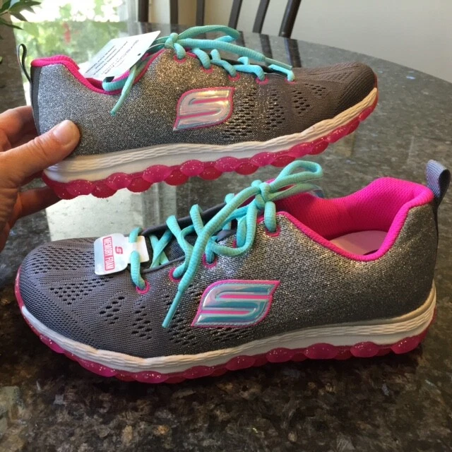 Youth skechers clearance