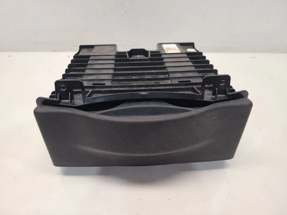 Dodge Caravan 2018 portavasos montado en el tablero *negro* Foto 4 de 4